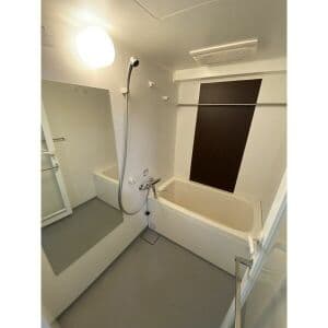 Room image 12