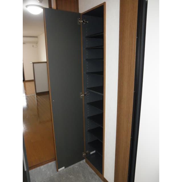 Room image 16