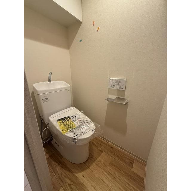 Room image 8