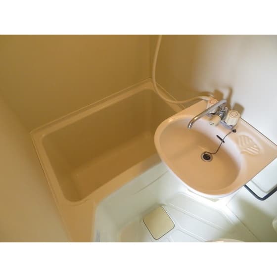 Room image 10