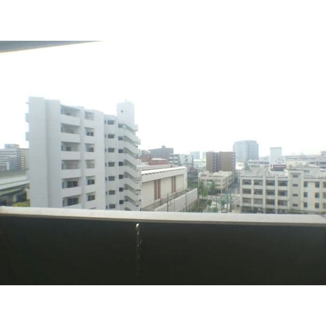 Room image 8