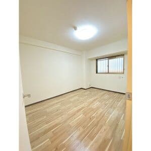 Room image 13