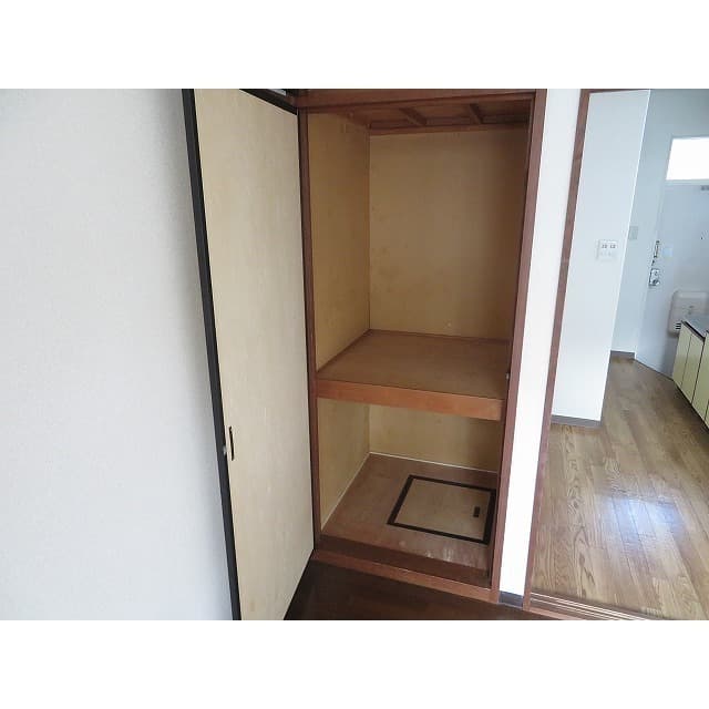Room image 15
