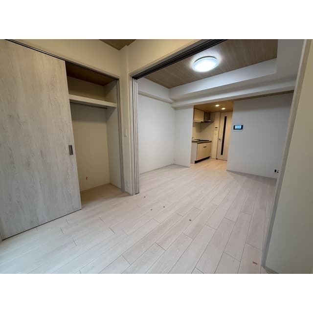 Room image 13