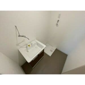 Room image 13