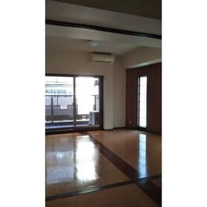 Room image 14