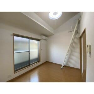 Room image 11