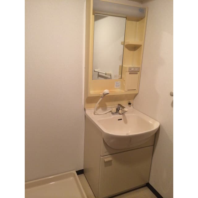 Room image 12