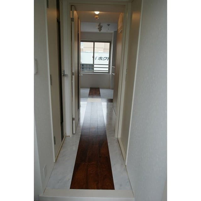 Room image 14