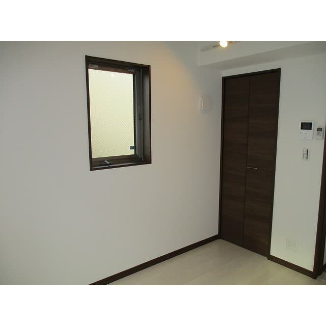 Room image 15