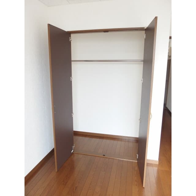 Room image 13