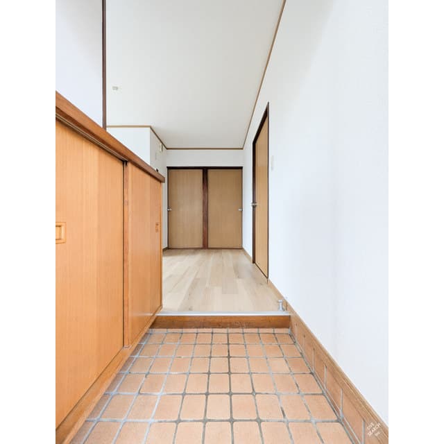 Room image 13