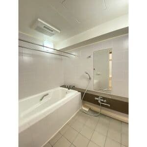 Room image 13