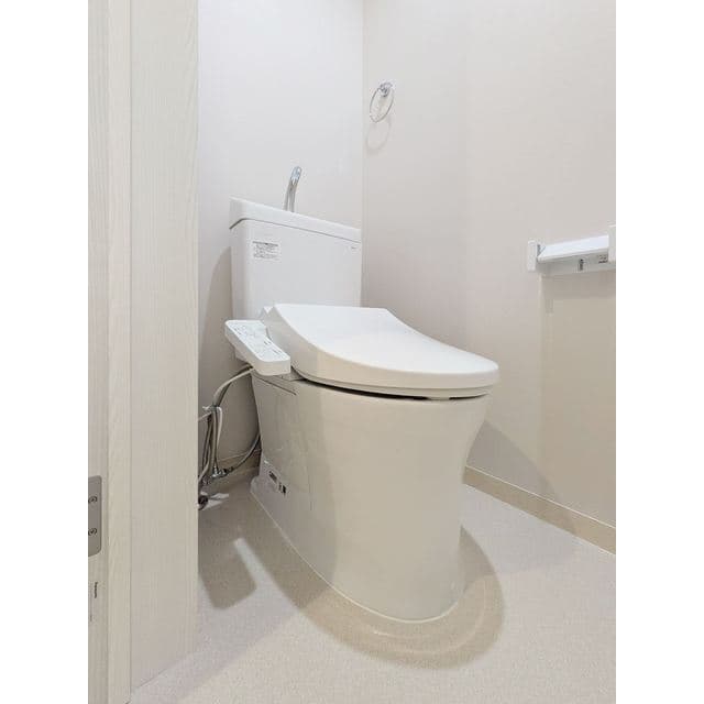 Room image 8