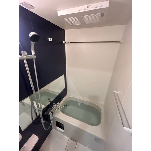 Room image 15