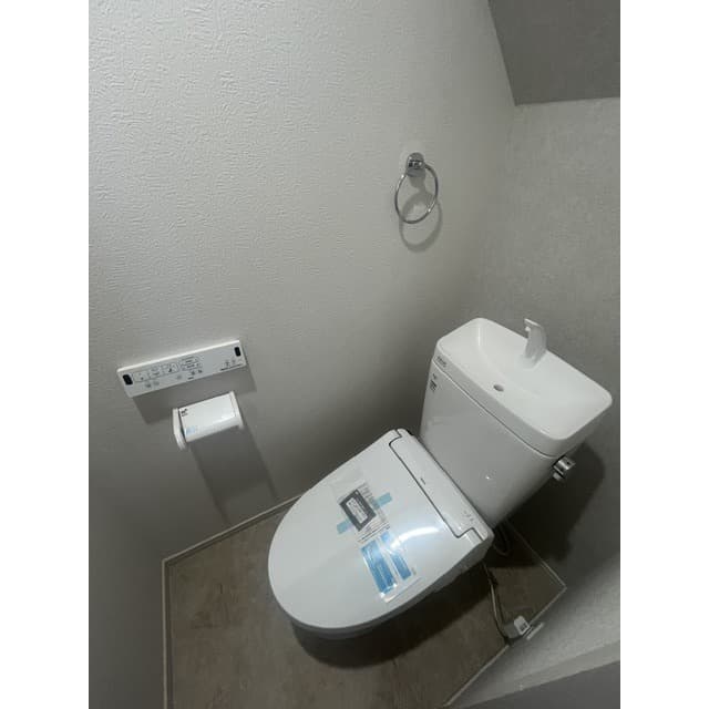 Room image 11