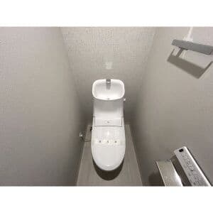 Room image 12