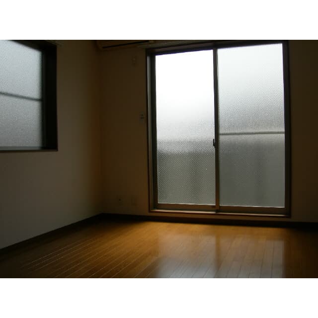 Room image 14