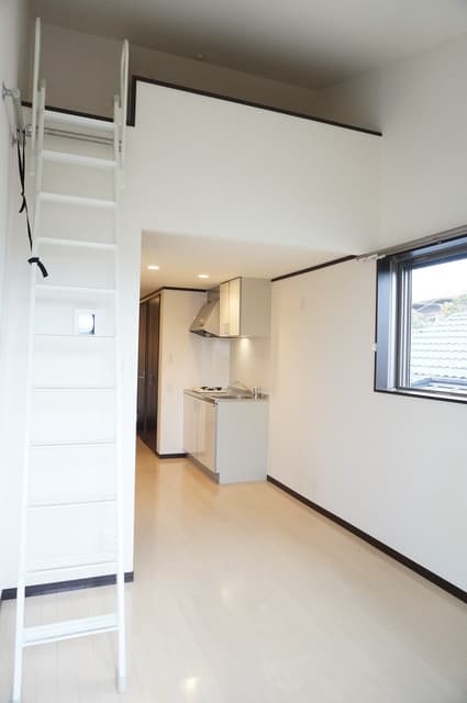 Room image 8