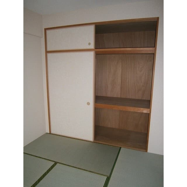 Room image 16