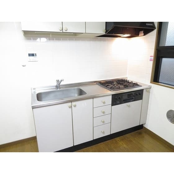 Room image 12