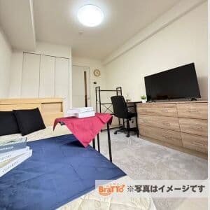 Room image 8