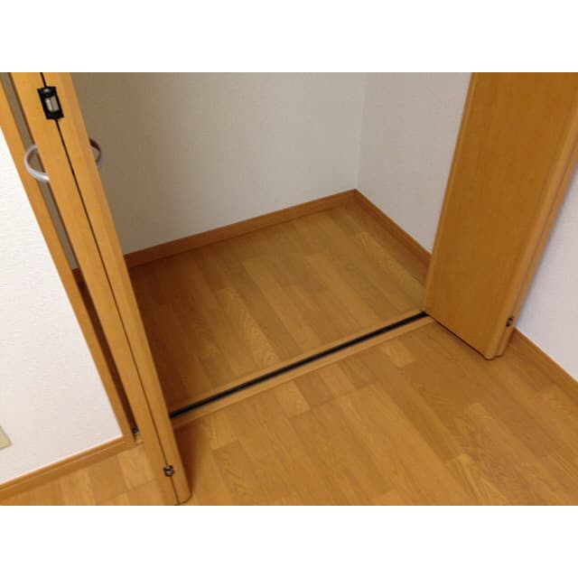 Room image 14