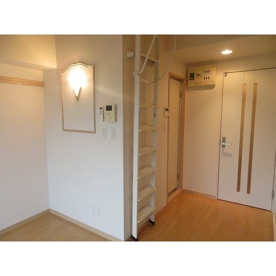 Room image 10