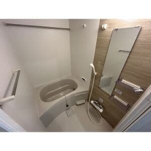 Room image 12
