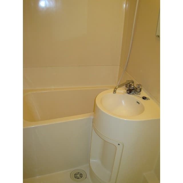 Room image 9