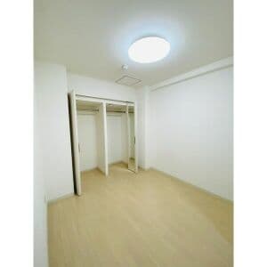Room image 13