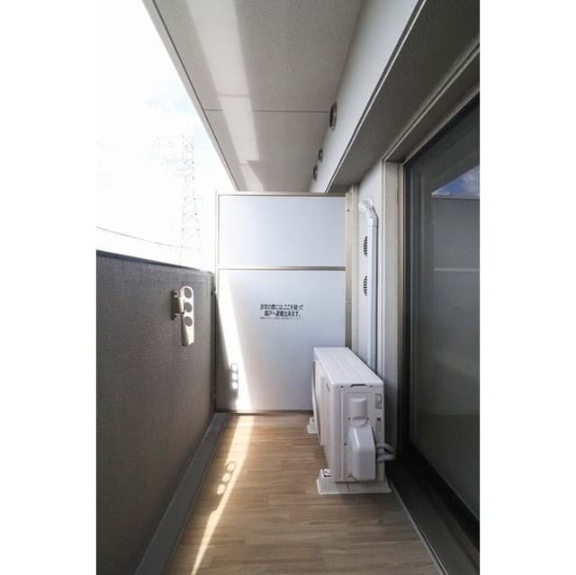 Room image 14