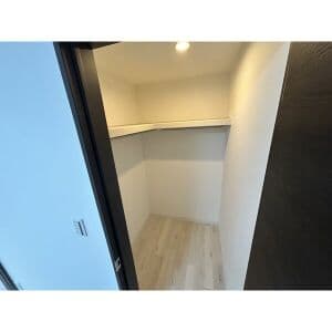 Room image 16