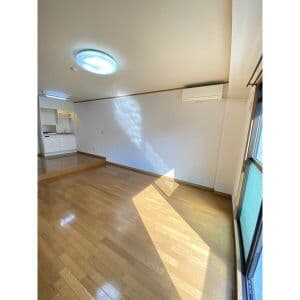 Room image 15