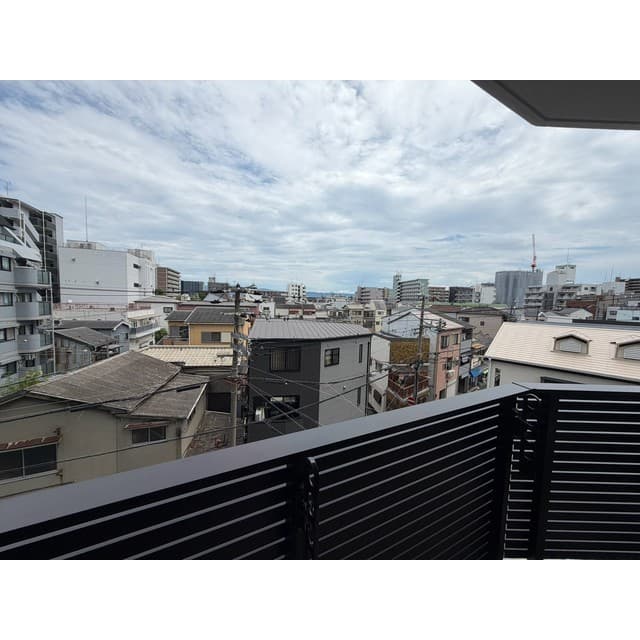 Room image 15