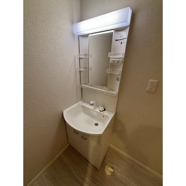 Room image 12