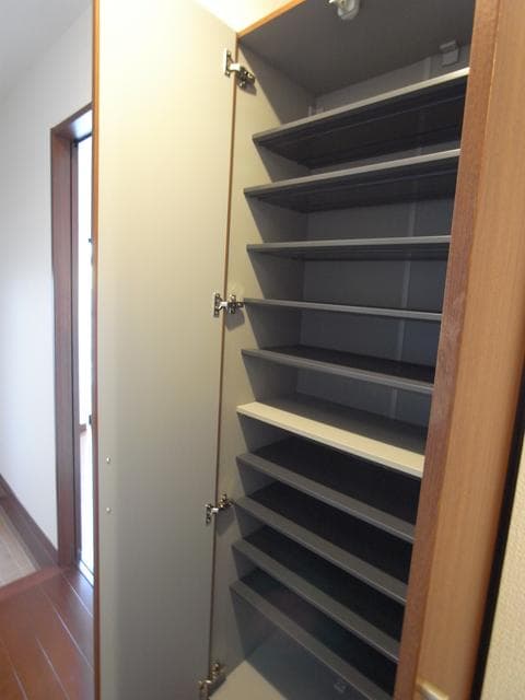 Room image 13
