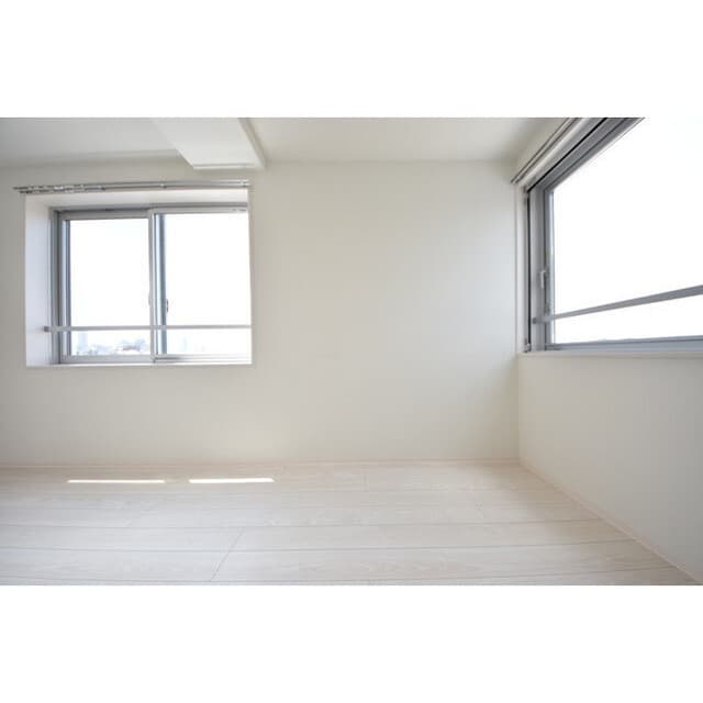 Room image 14