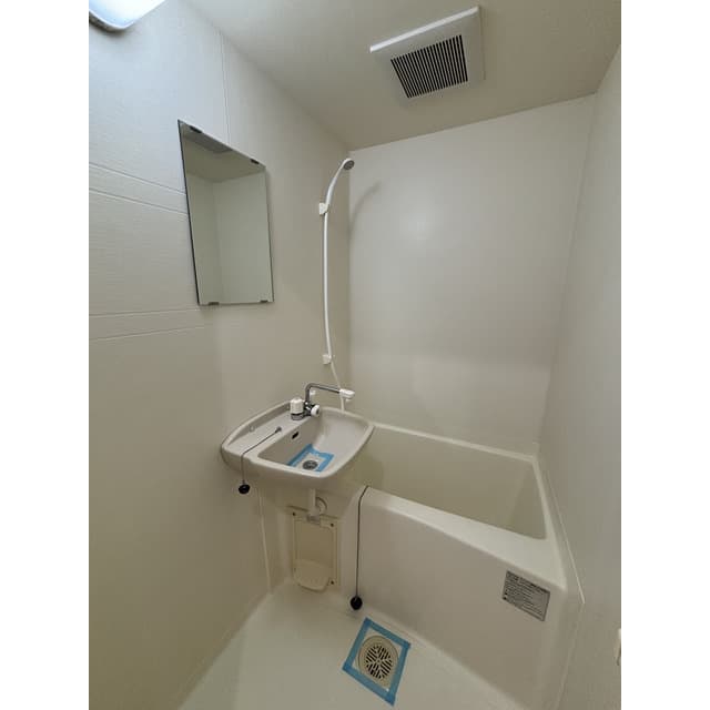 Room image 12