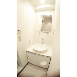 Room image 15