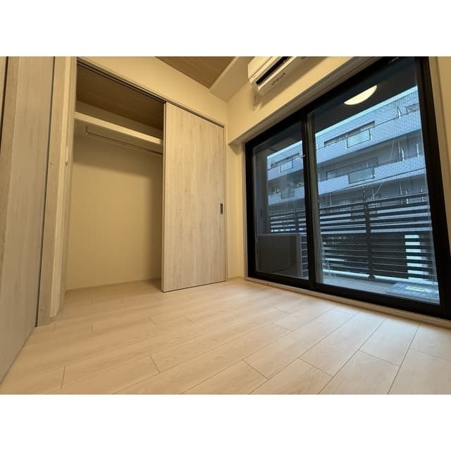 Room image 12