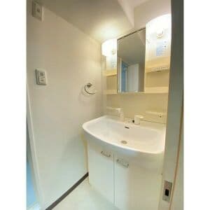 Room image 15