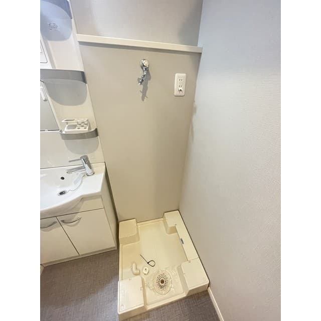 Room image 8