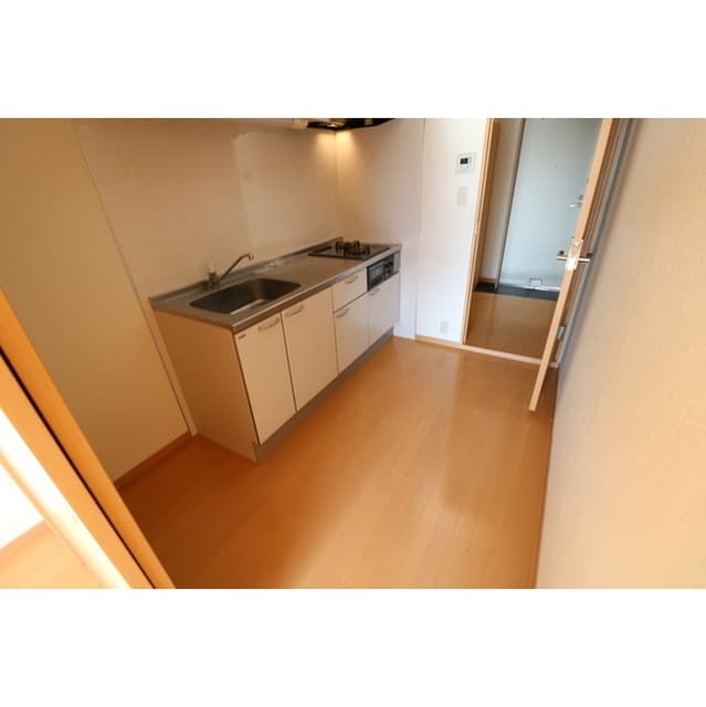 Room image 16