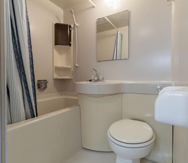 Room image 12