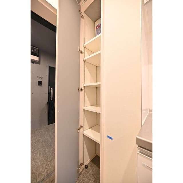 Room image 8