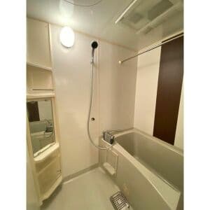 Room image 12