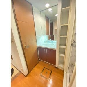 Room image 16