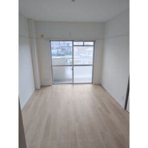 Room image 8