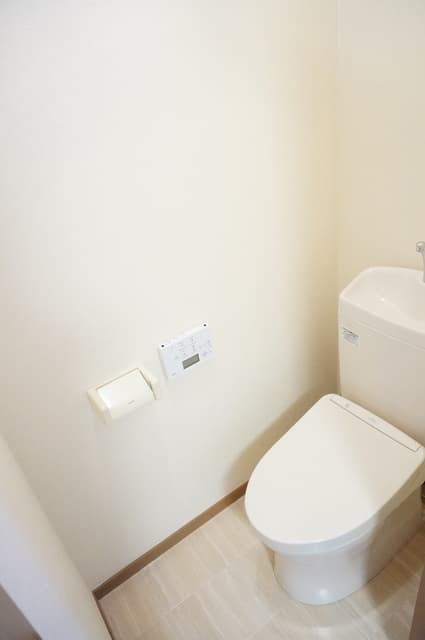 Room image 9